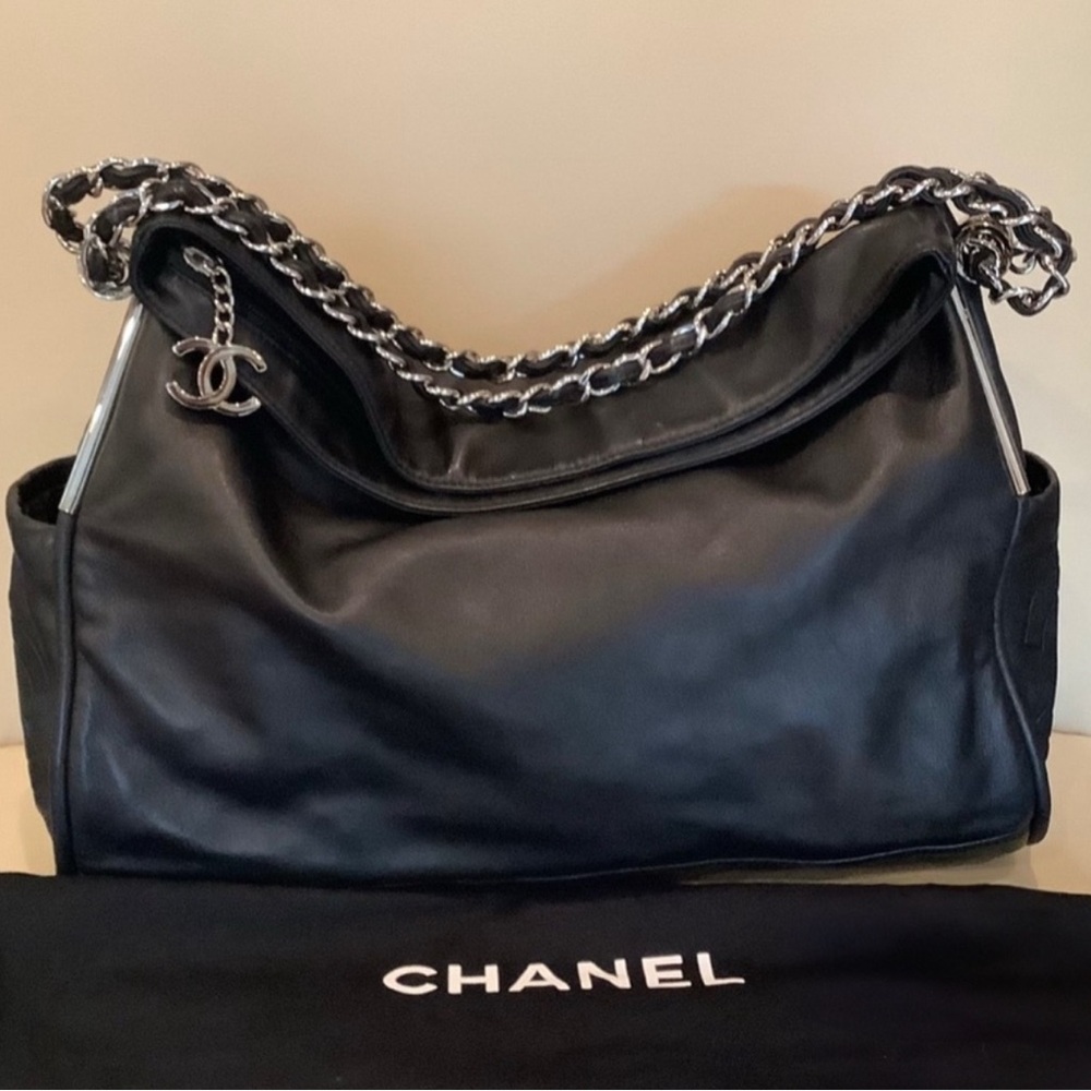Chanel Black Leather Chain Shoulder Bag